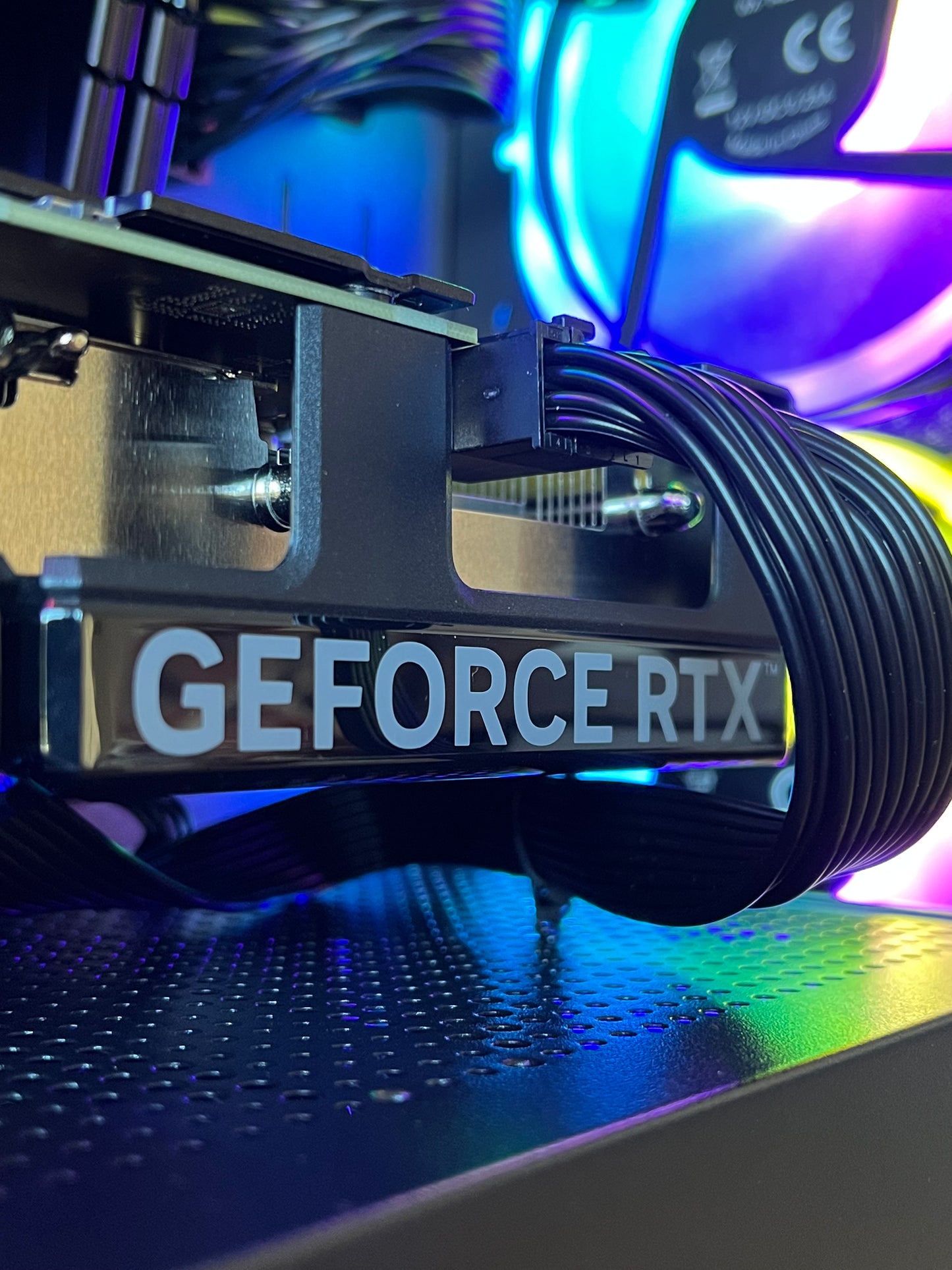 đPC gamer NEUF - RTX 4060 - Ryzen 5 4,2 Ghz -16go RAM DDR4- 500go SSD - WINDOWS 11 PRO