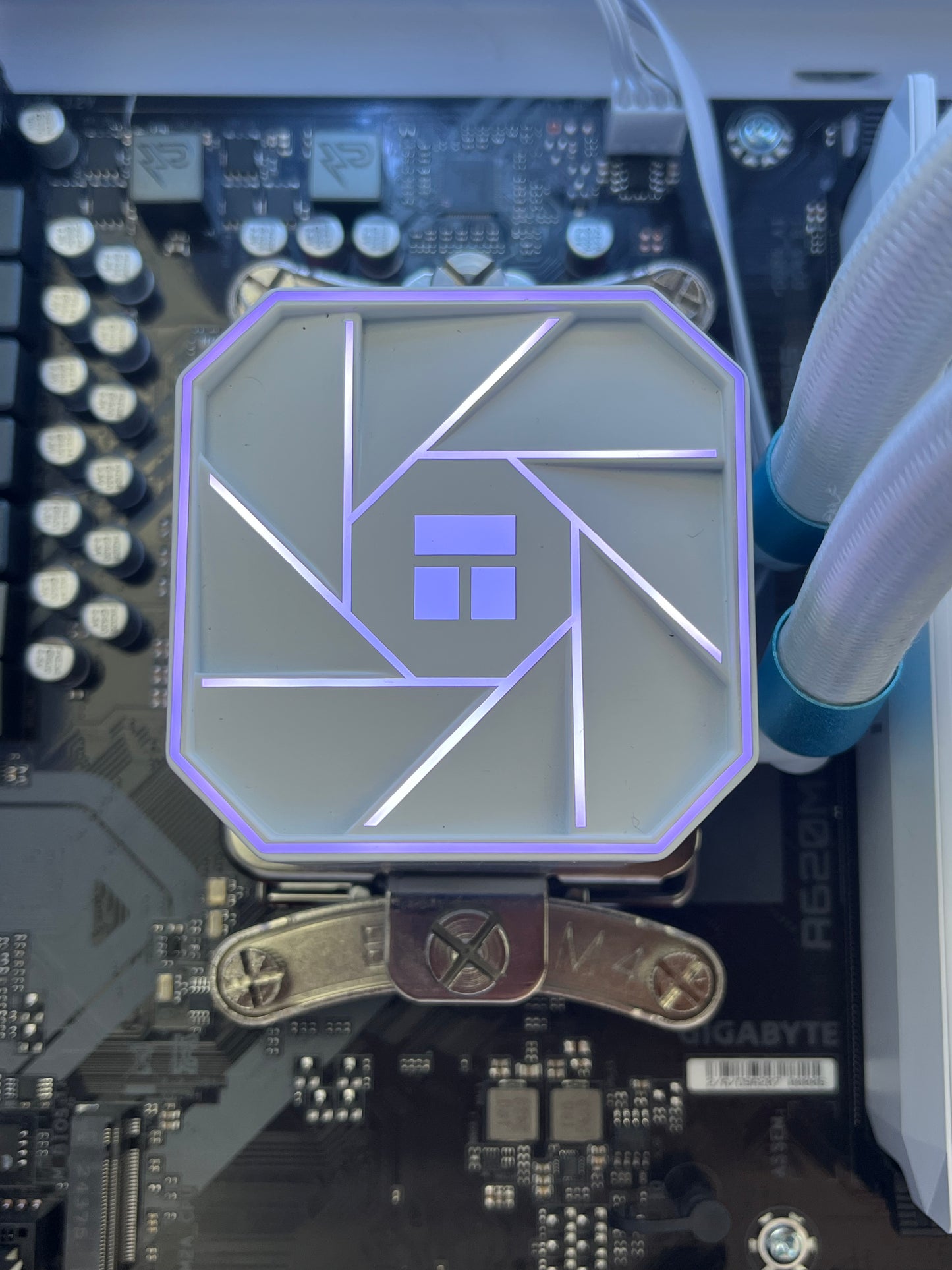 ❄️PC gamer DDR5 BLANC WHITE - Ryzen 5 4,7 Ghz - RTX 3070 8go- 32go RAM DDR5- 500go SSD- WINDOWS 11 PRO - GARANTI 1 AN - ENVOI POSSIBLE 📦