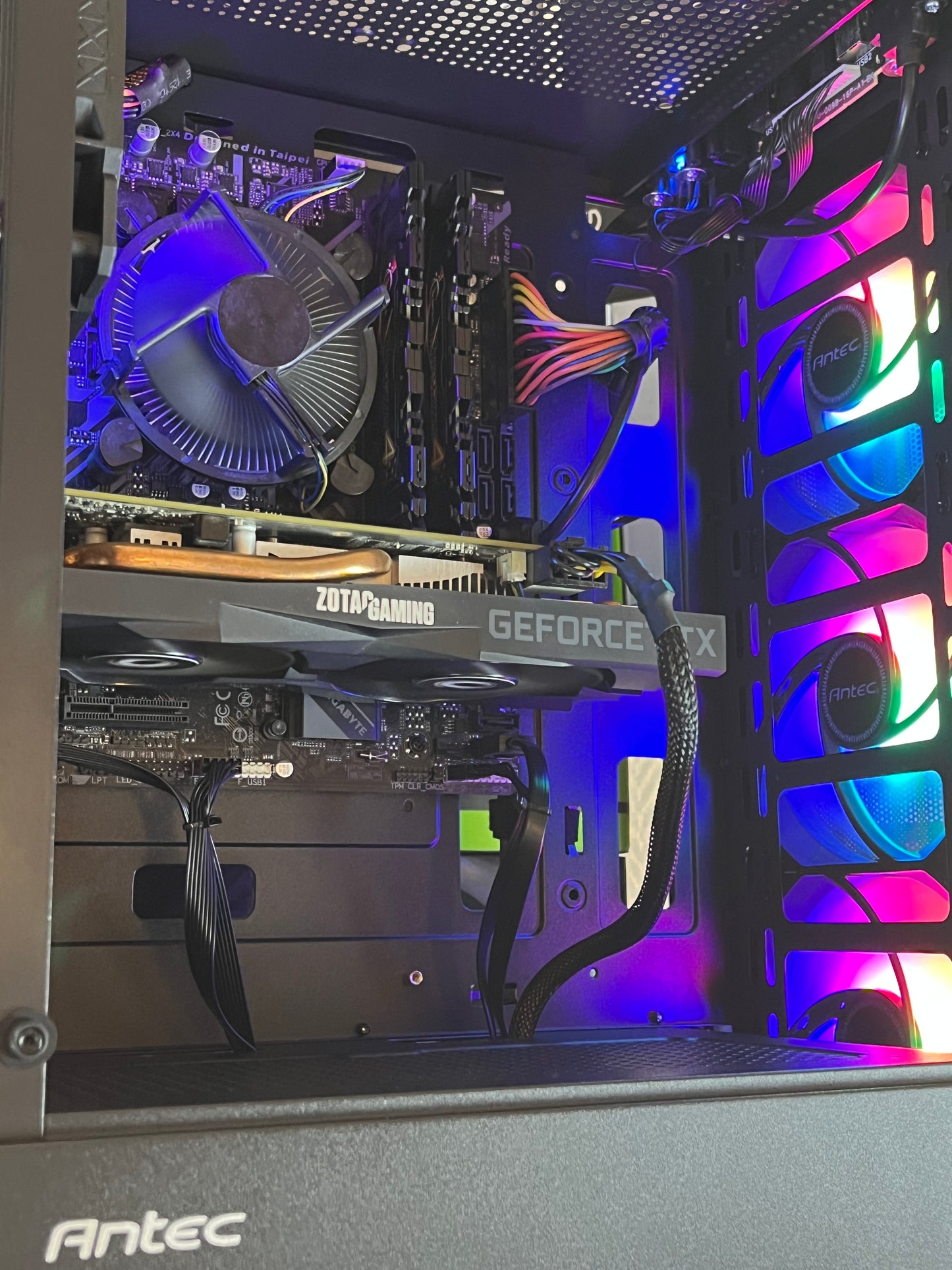 🌈 Pc gamer RGB - i5 8400 - GTX 1660 - 16go ram ddr4- 500go ssd - windows 11 PRO