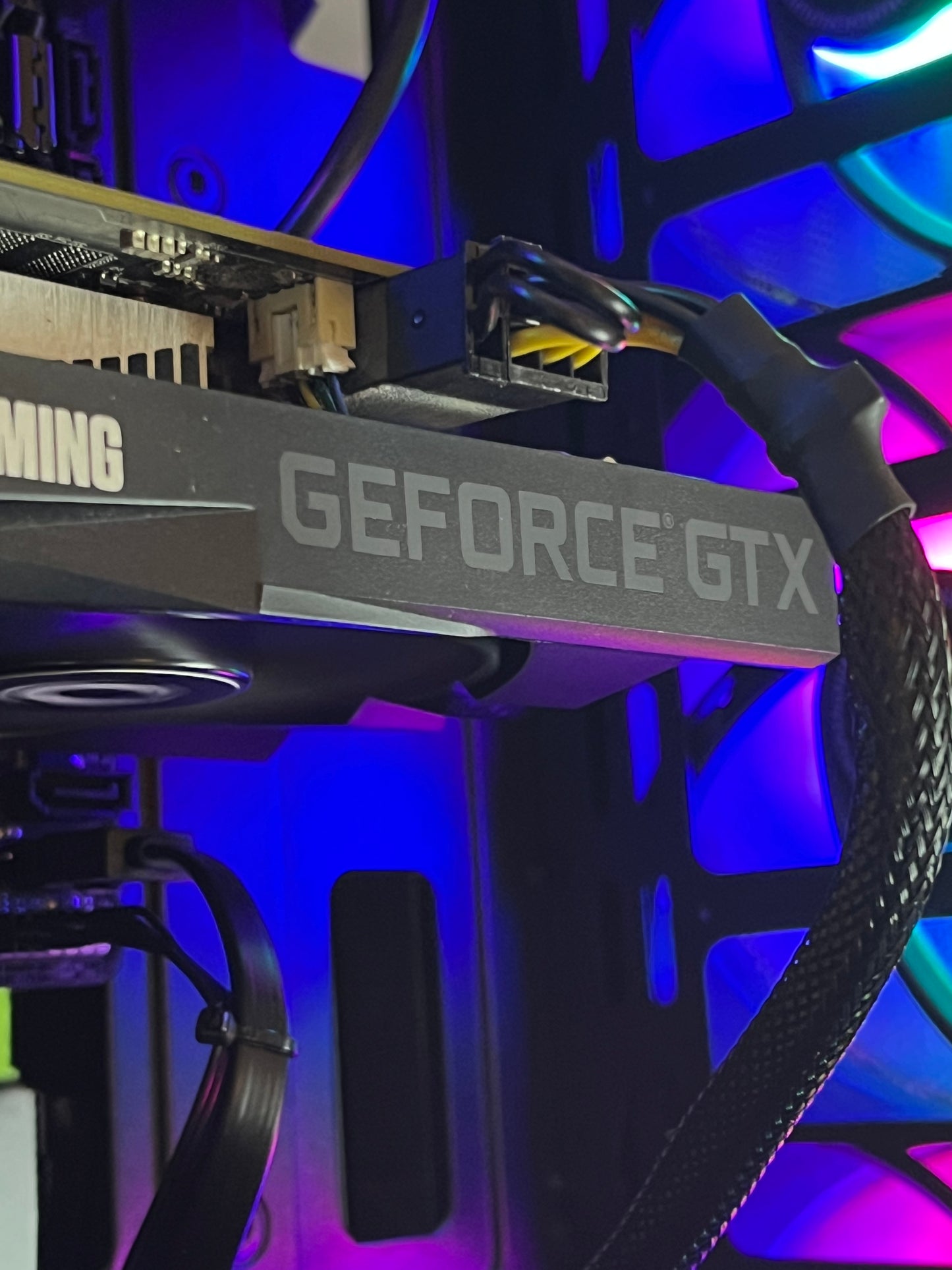 🌈 Pc gamer RGB - i5 8400 - GTX 1660 - 16go ram ddr4- 500go ssd - windows 11 PRO