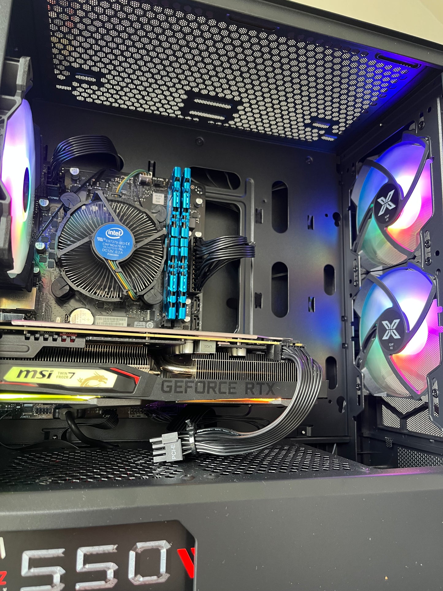 🌈 Pc gamer RGB - i5 10400f - RTX 2060 - 16go ram ddr4- 500go ssd - windows 11 PRO